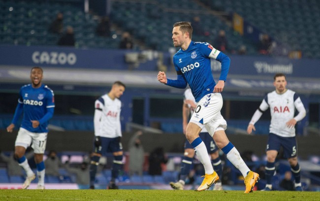 需要時挺身 需要時挺身